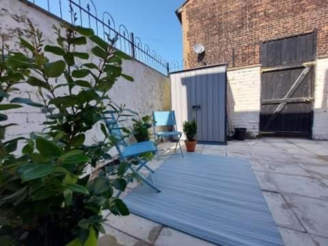 Corner House, Sleeps 8 In 4 Bedrooms, Near Train Station, Great Value! Casa de férias